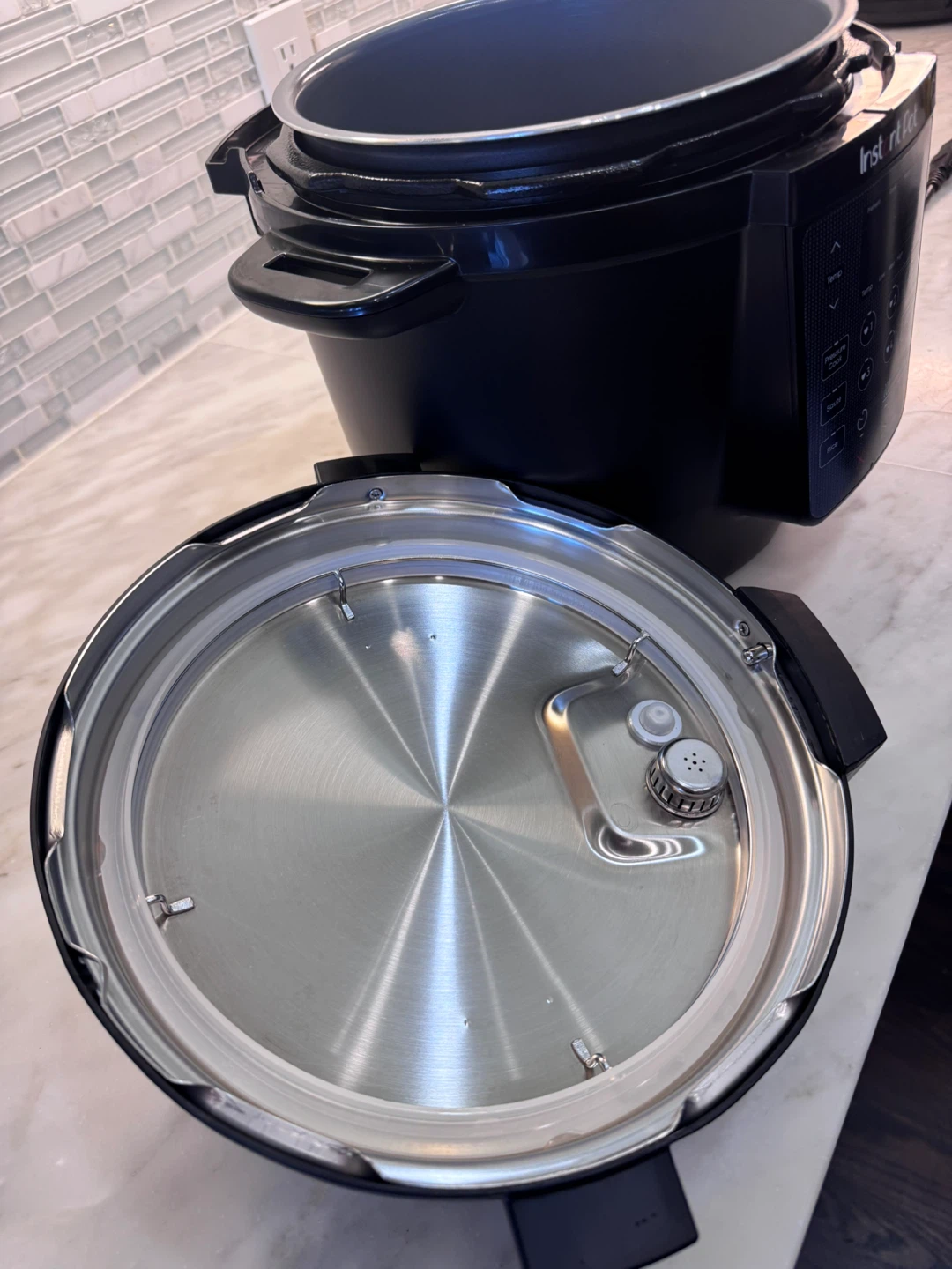 Instant Pot Electric Pressure Cooker - photo 4