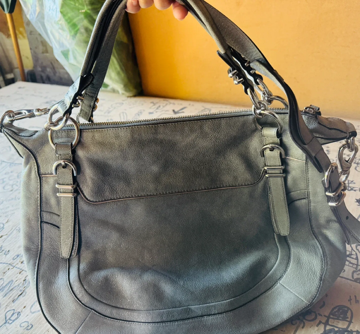 Coach Silver Leather Shoulder Bag image indicator(5)