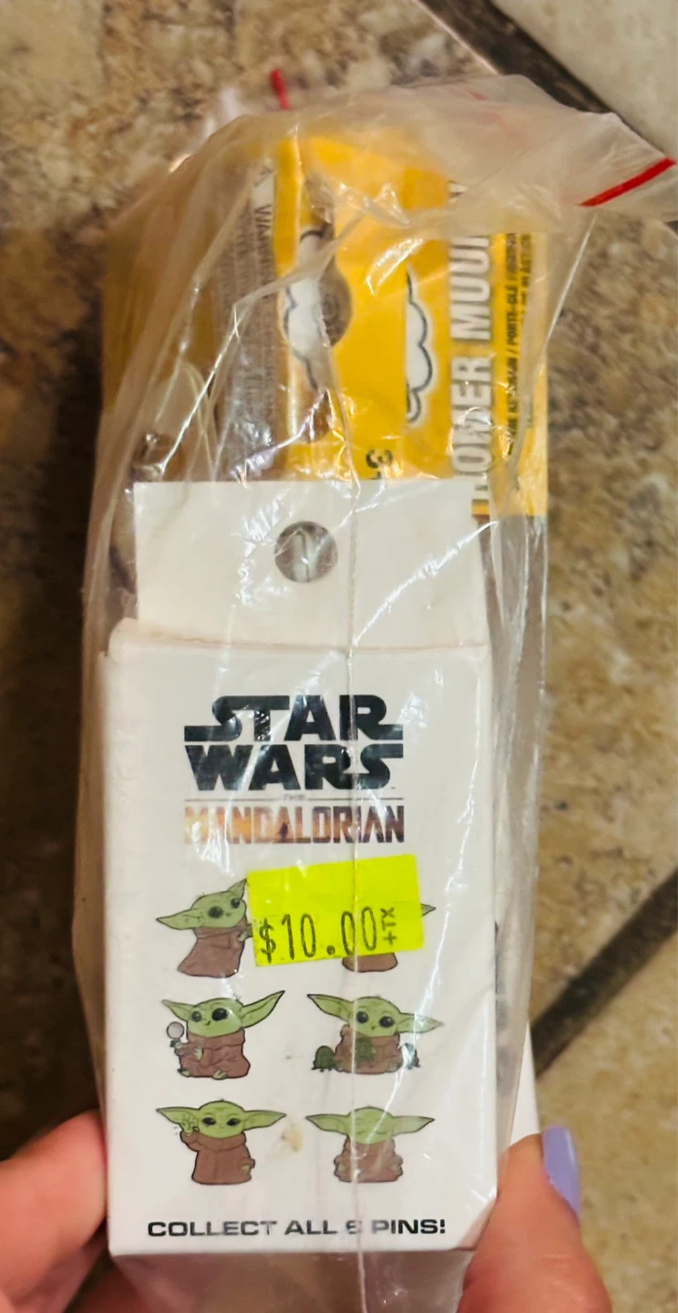 Star Wars Mandalorian Grogu Pins - New in Package - photo 2