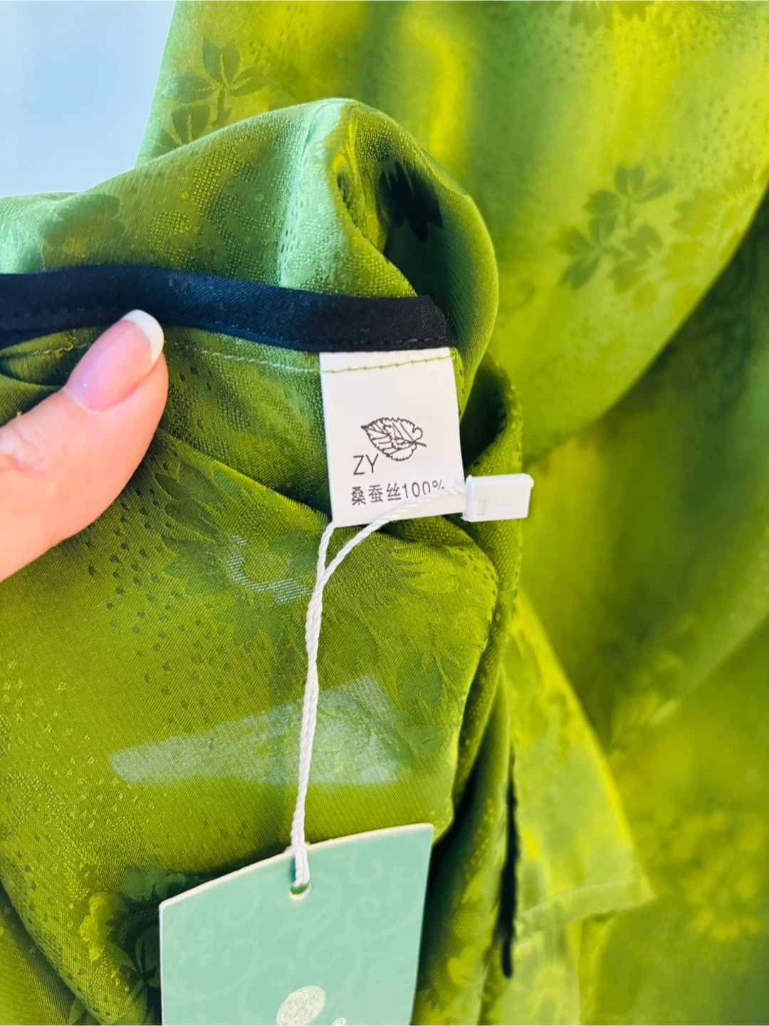 Olive Green 100% Silk Skirt, brand new with tag! 🥰☀️ - photo 2