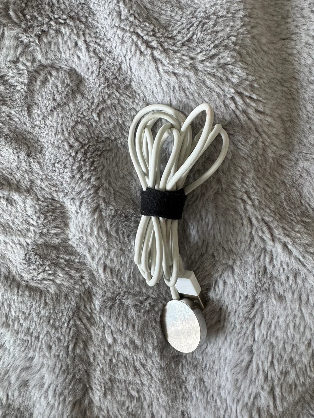 Apple Watch Series 3 38mm with Bands and Charger image indicator(2)