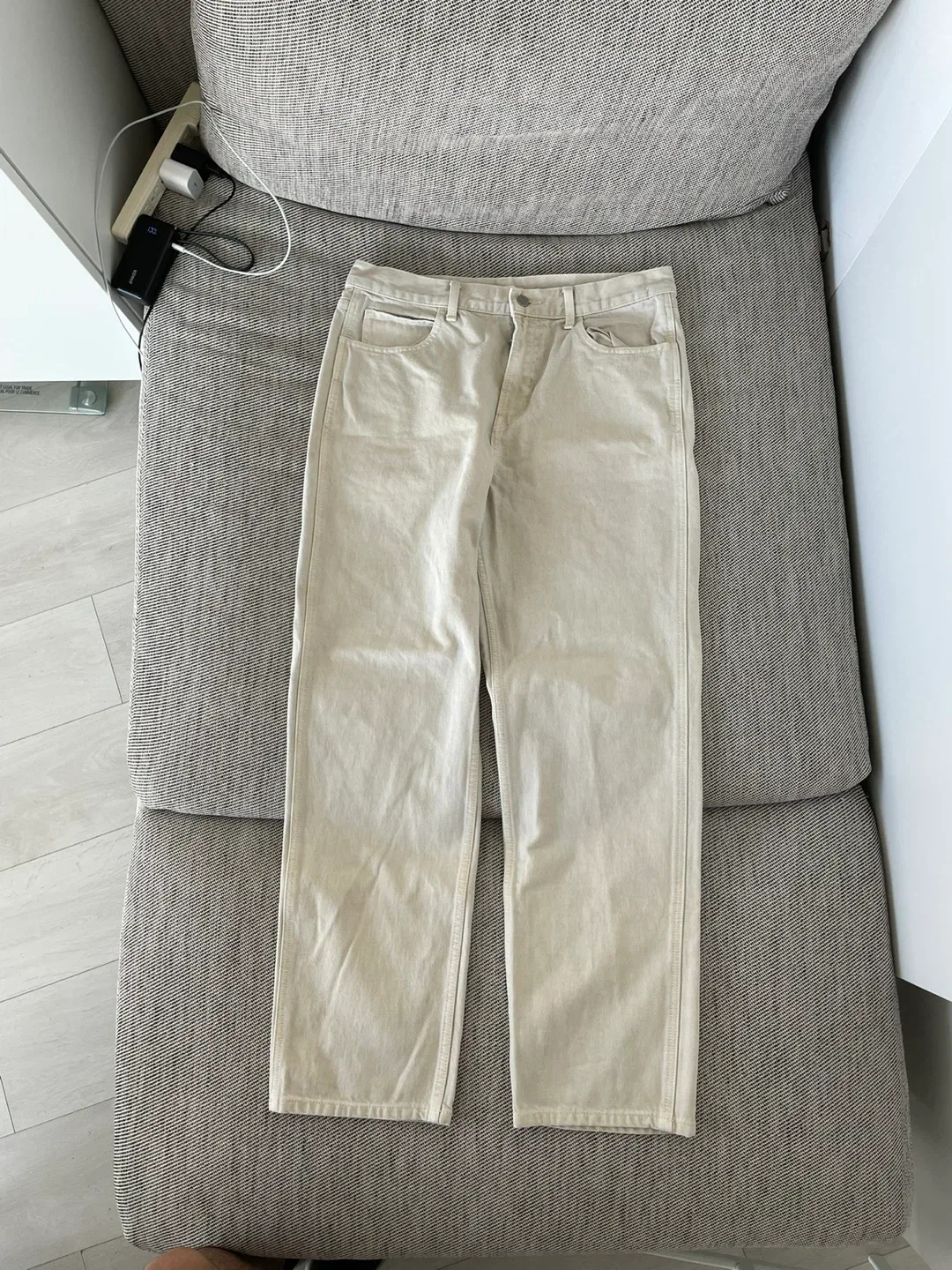 Uniqlo Denim off white pants thumbnail