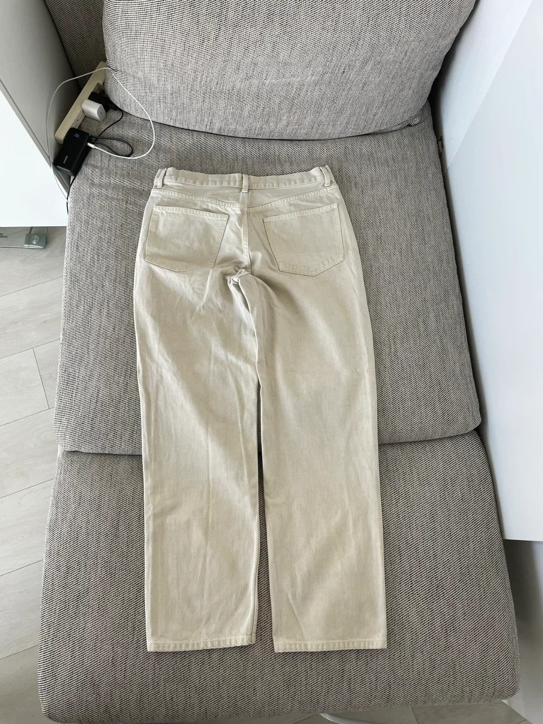 Uniqlo Denim off white pants image indicator(2)