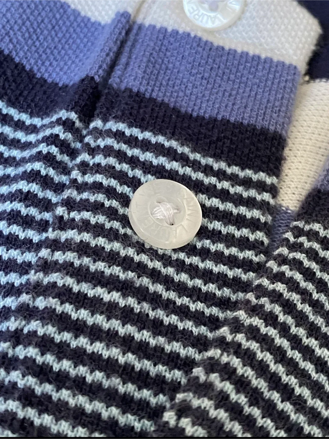 Yves Saint Laurent Polo Shirt - Size L image indicator(5)