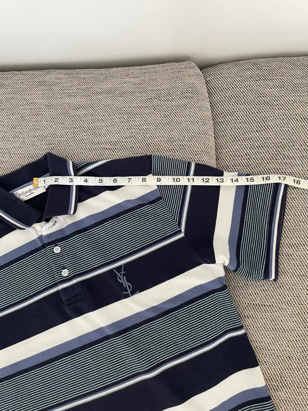 Yves Saint Laurent Polo Shirt - Size L image indicator(2)