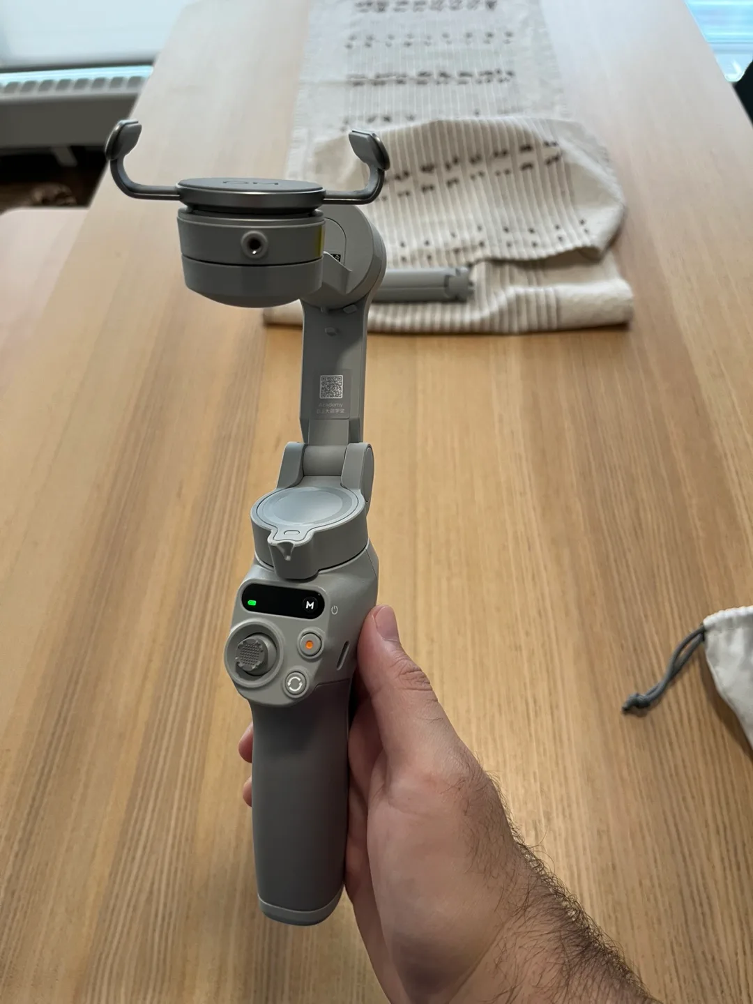 DJI OM 4 SE Gimbal Stabilizer - Like New! image indicator(3)