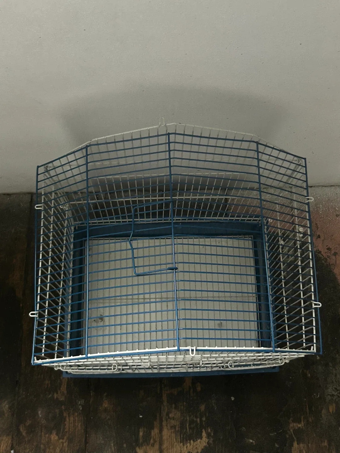 Blue and White Bird Cage image indicator(2)
