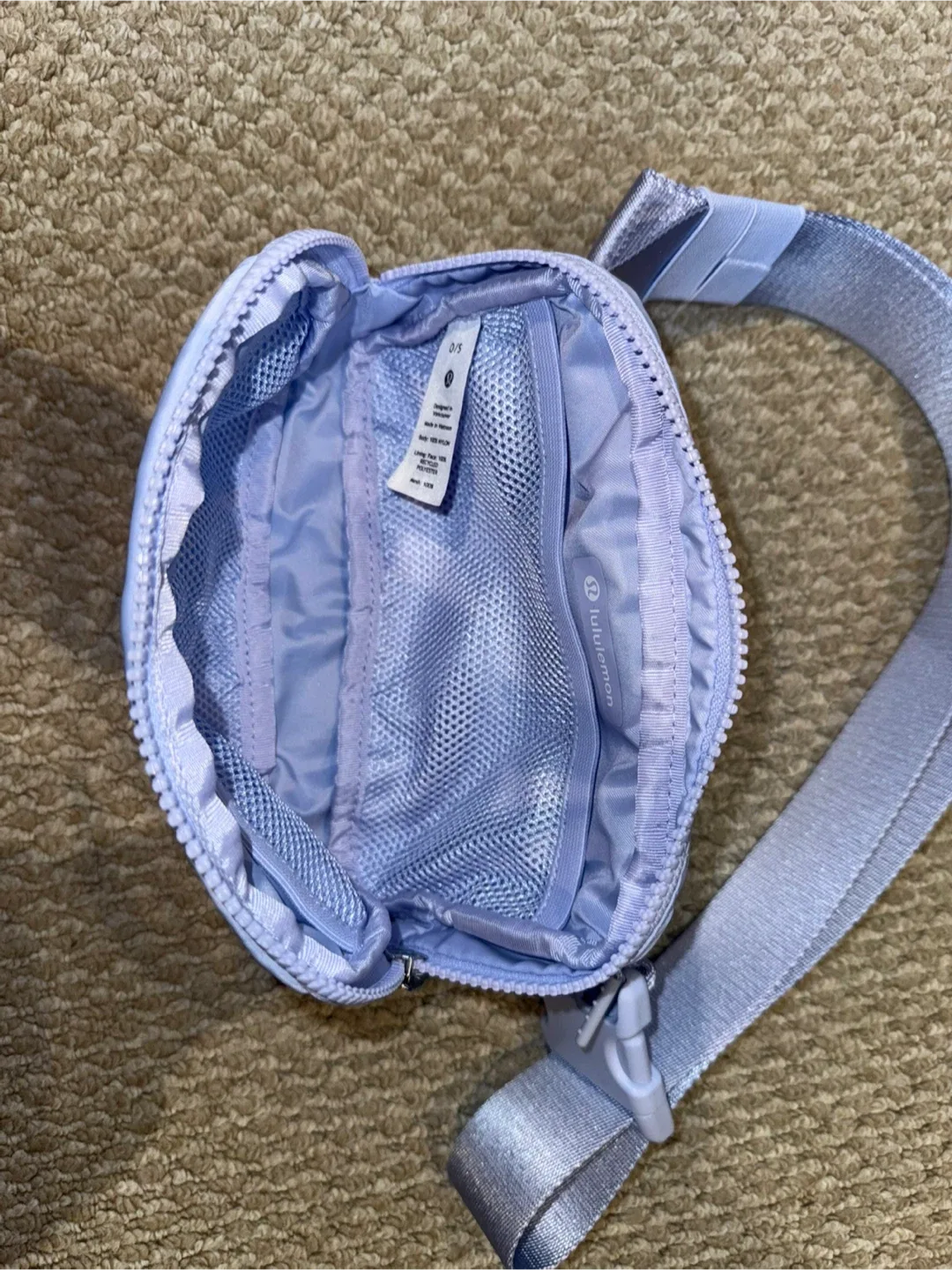 Lululemon Everywhere Belt Bag 1L - light blue (serene blue) image indicator(3)