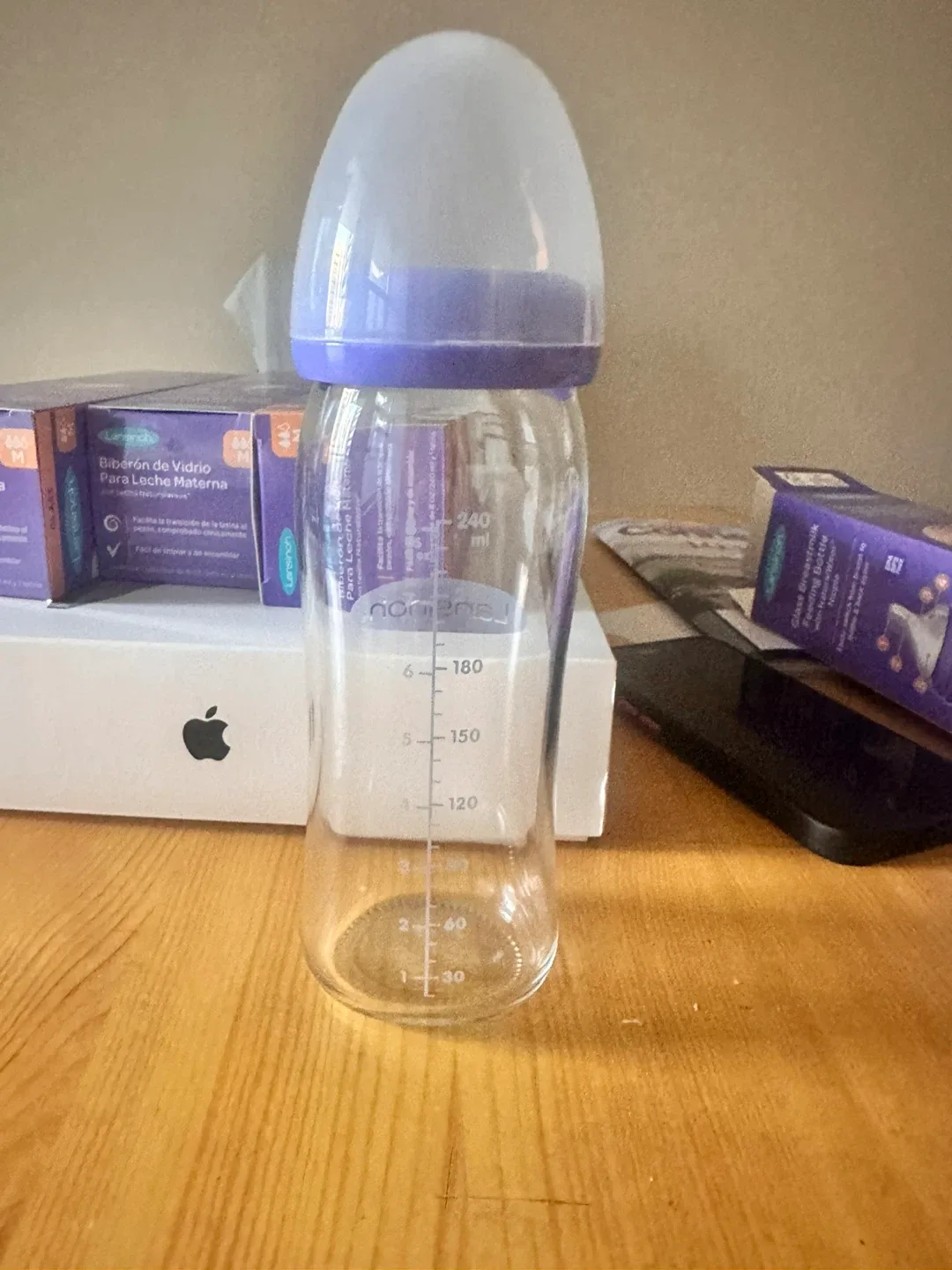 Lansinoh 240ml glass bottles-4pack image indicator(2)