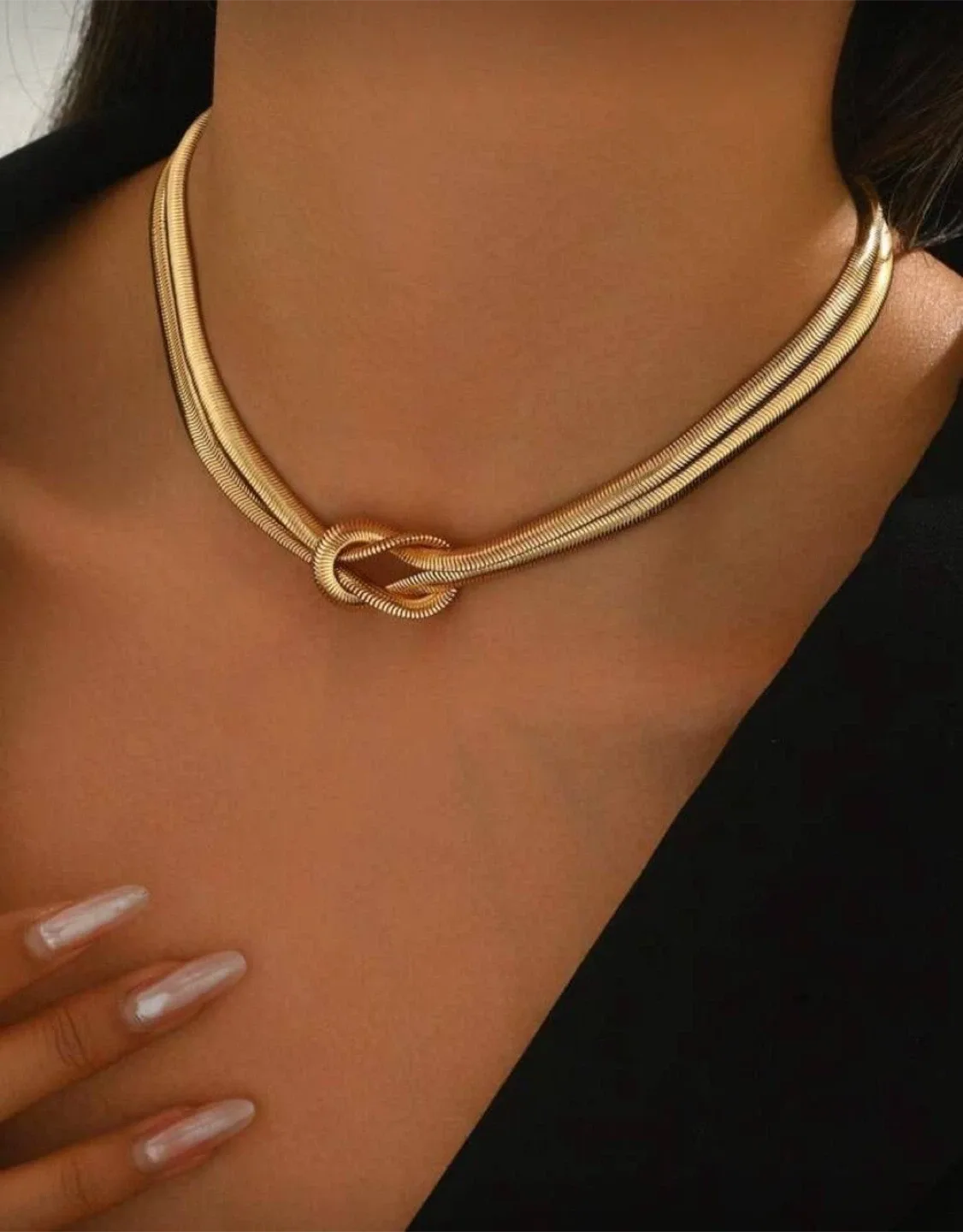 Elegant Gold-Tone Knot Necklace thumbnail