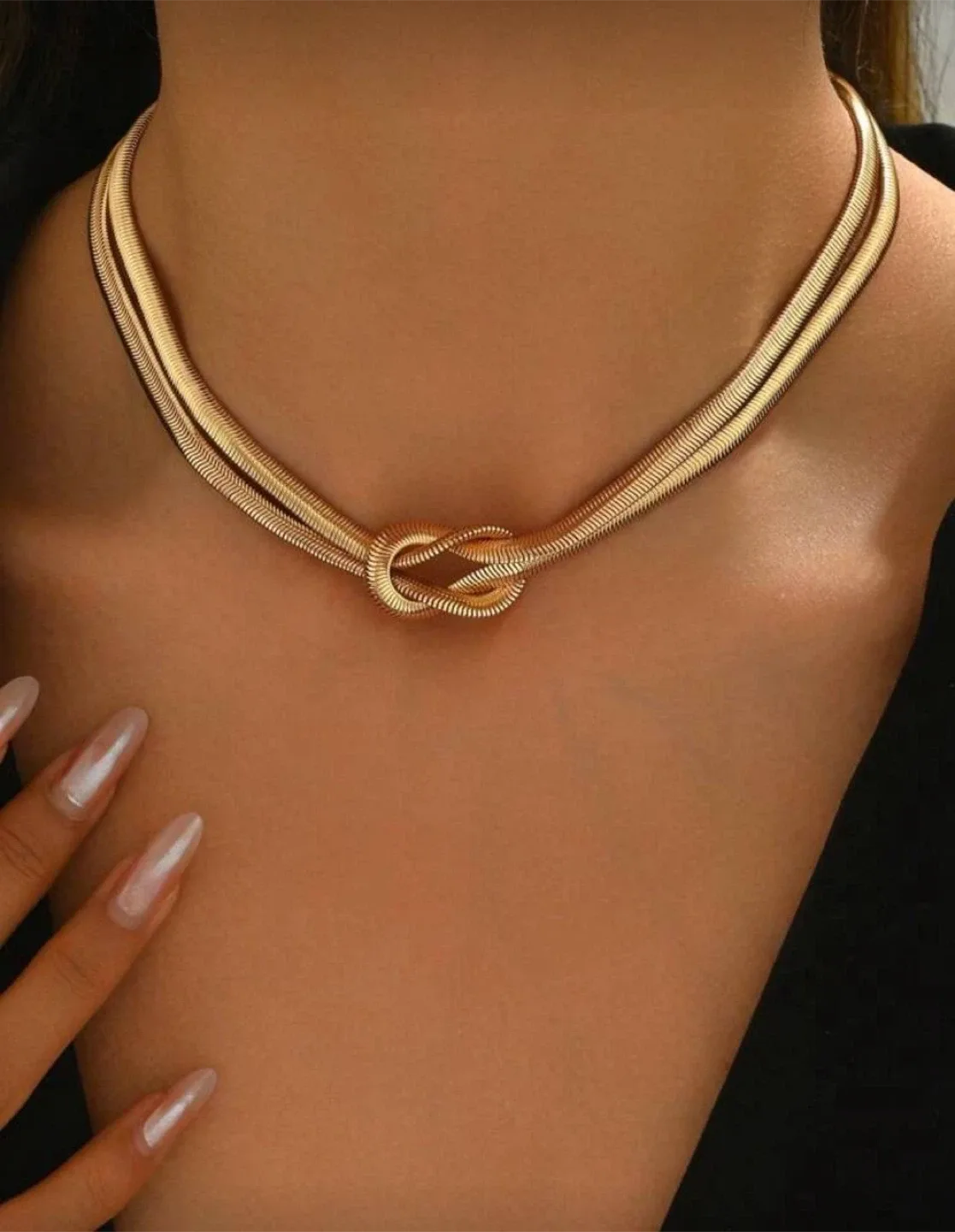 Elegant Gold-Tone Knot Necklace image indicator(3)