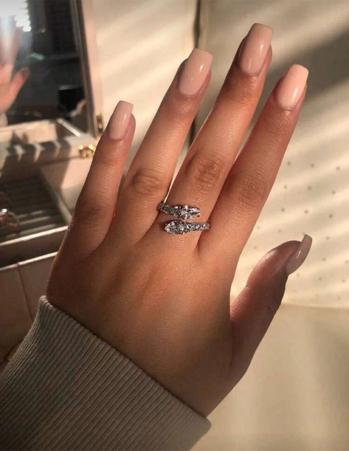 Elegant Ring with Zircon Stones thumbnail