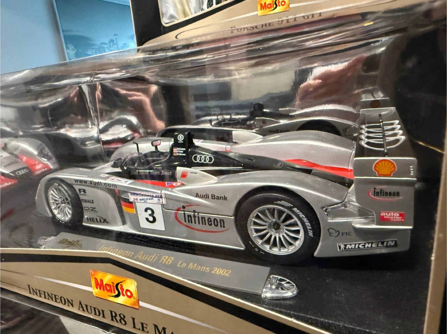Maisto Infineon Audi R8 LMP900 Le Mans 24H 2002 - photo 4
