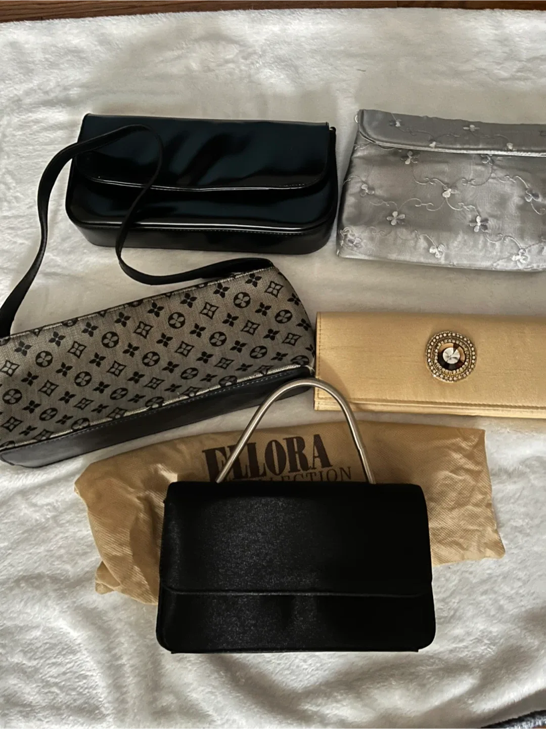 Assorted Women's Clutch Bags image indicator(2)