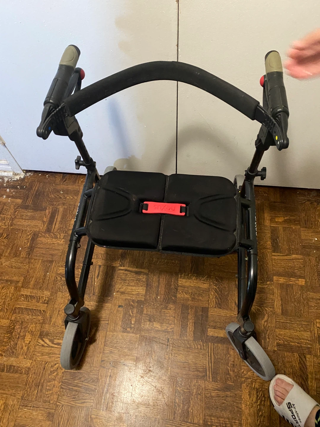 Foldable 4 Wheel Walker in great condition - photo 4