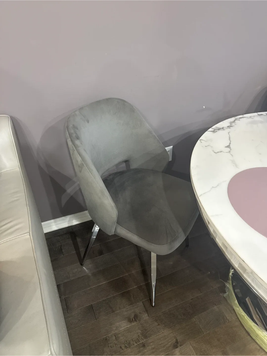 Round Marble Dining Table image indicator(3)