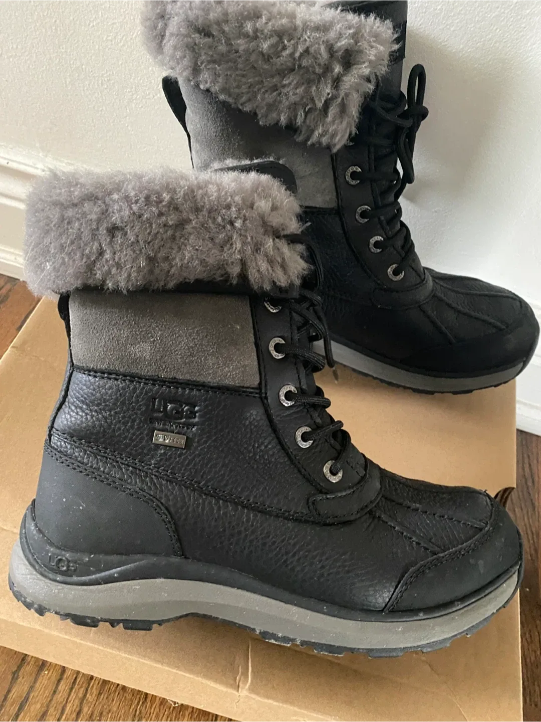 Ugg Adirondack III Black Winter Boots, Size 7.5 image indicator(3)