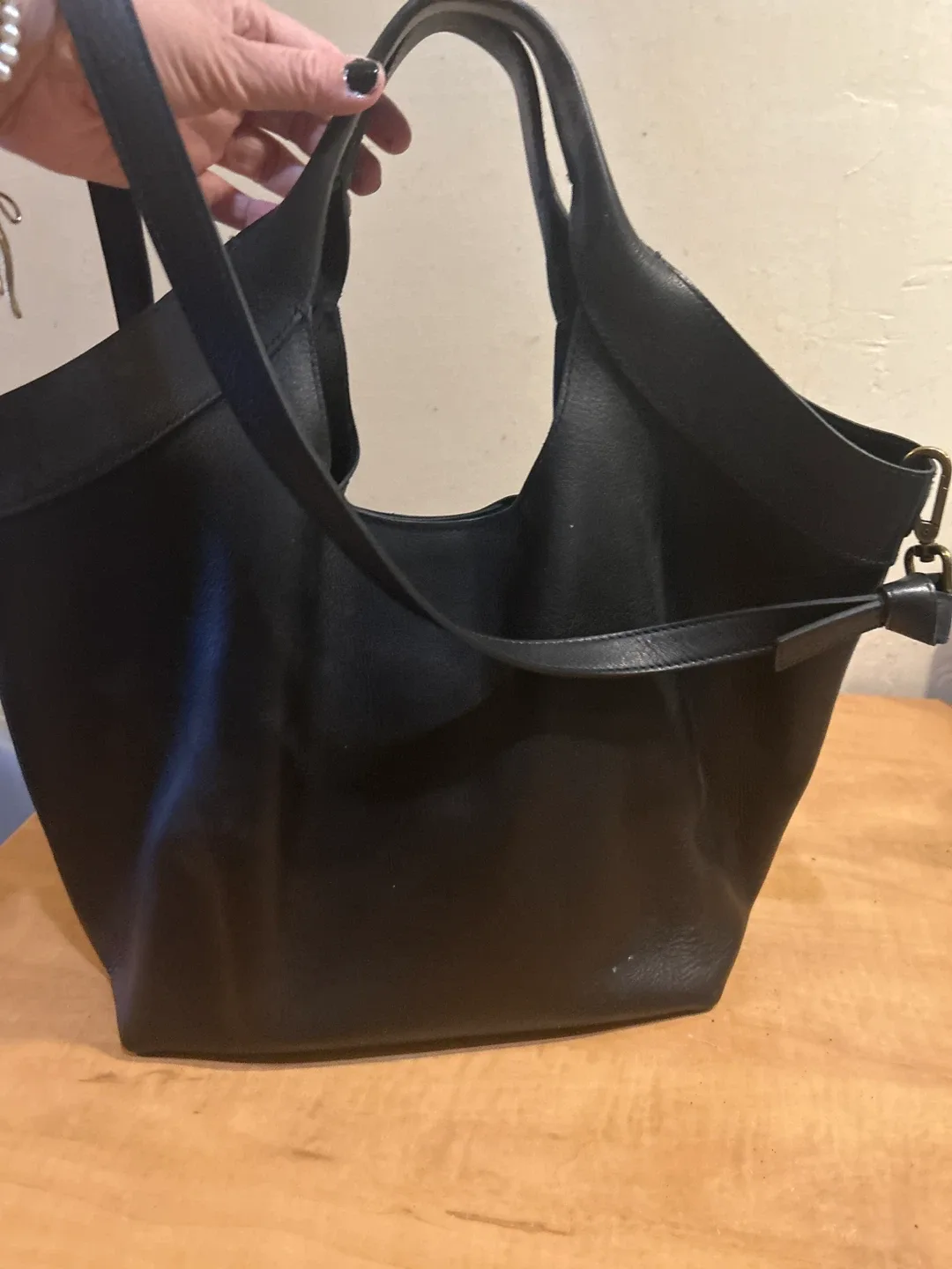 Madewell Black Leather Hobo Bag image indicator(3)