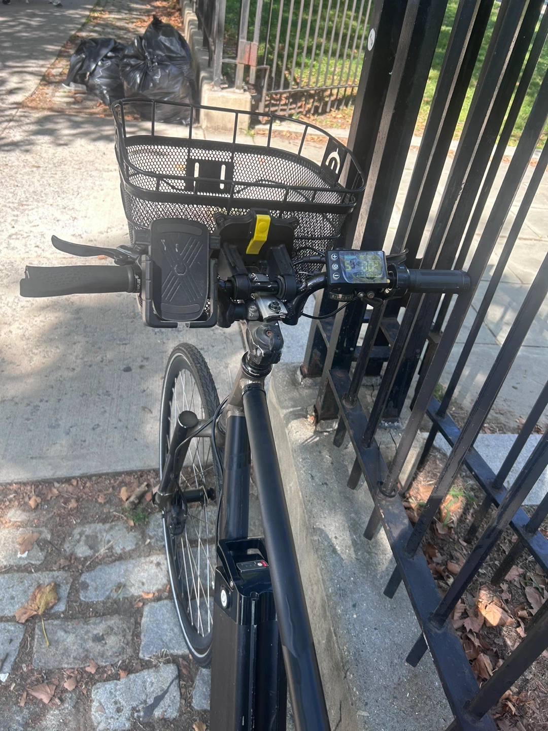 Black Electric Bike with Basket - photo 3