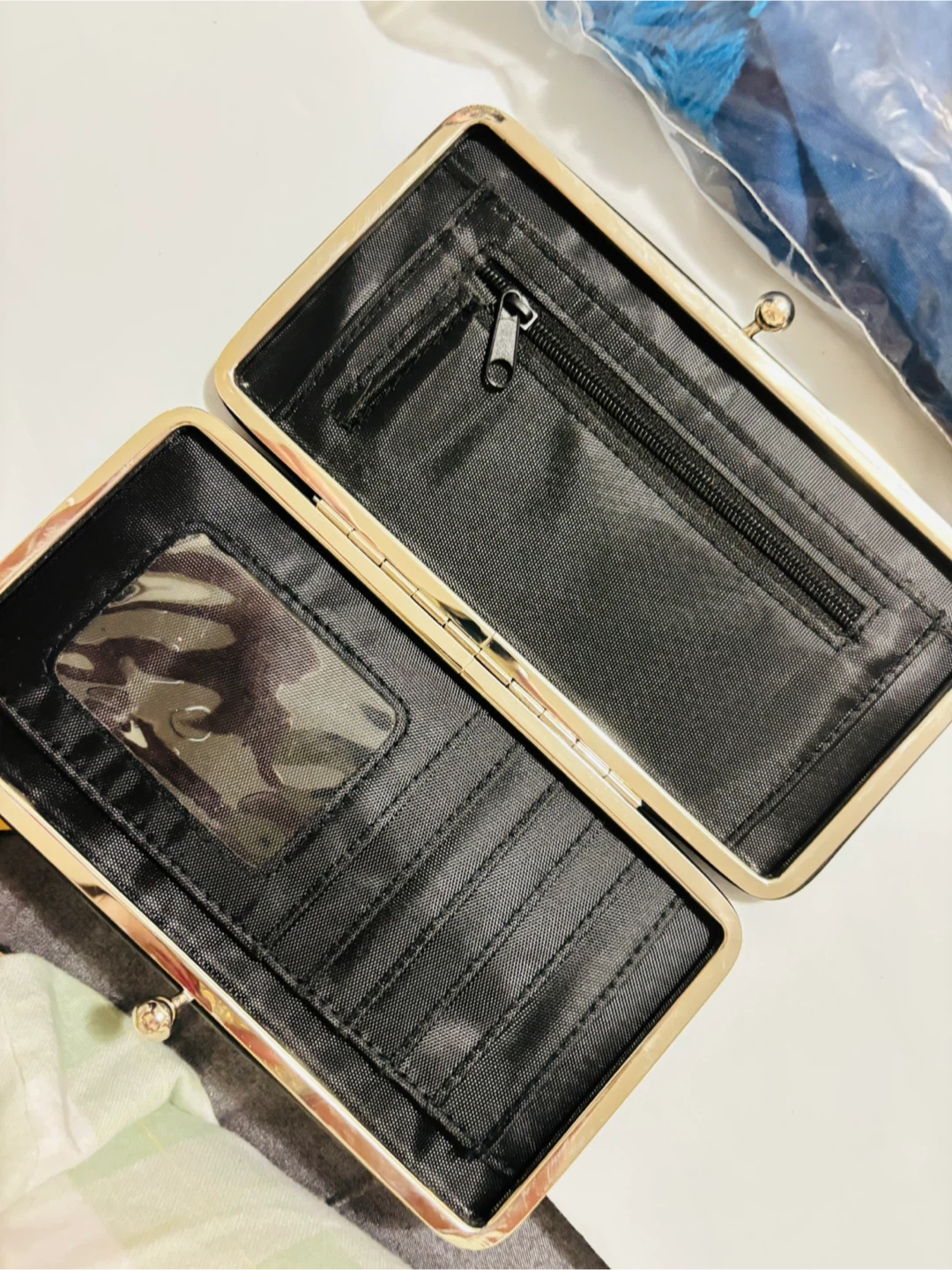 Pokémon Team Rocket Wallet & Scarf Set - photo 3