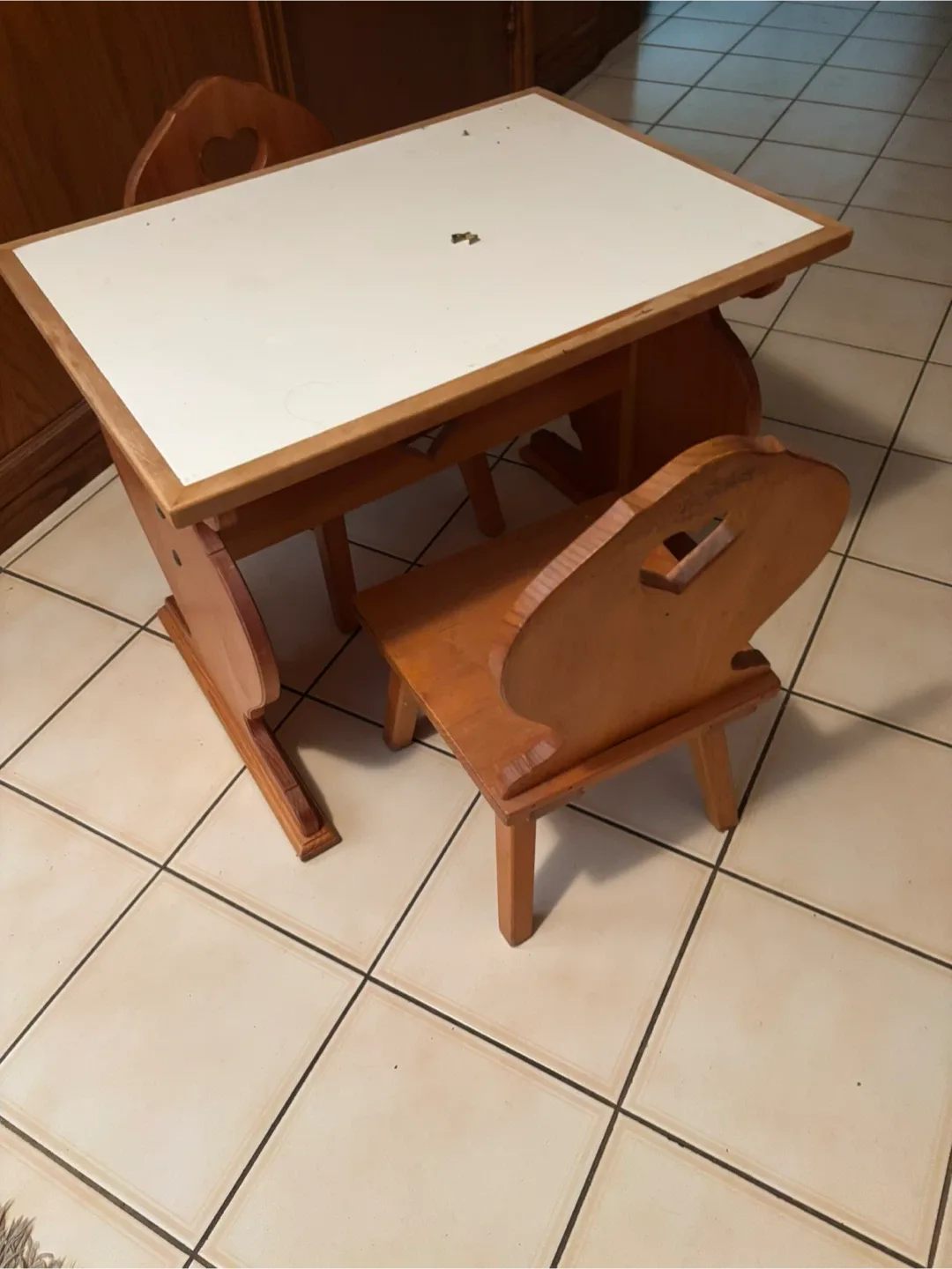 Kids Table and Chairs Set image indicator(2)