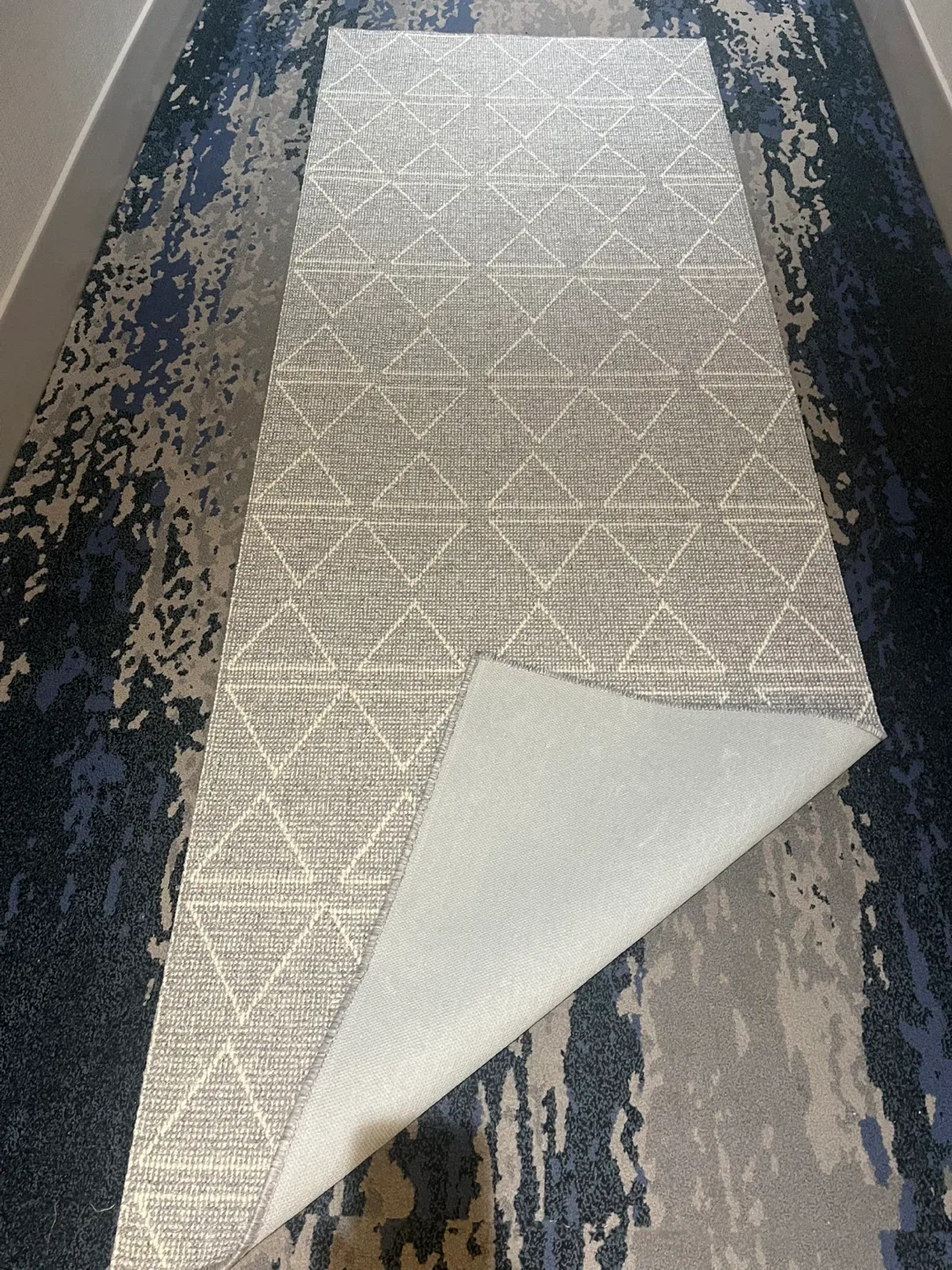 HomeSense Grey Geometric Area Rug image indicator(6)
