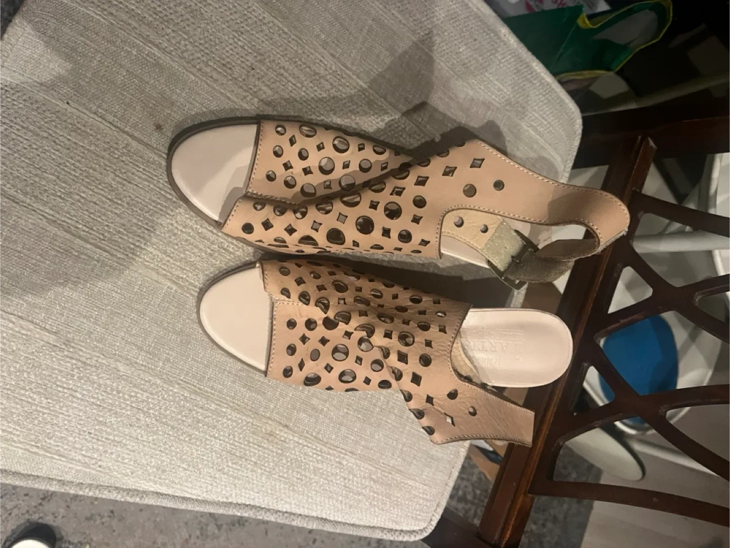 L'Artiste by Spring Step DOYA Beige Leather Sandals - Size 38 image indicator(2)