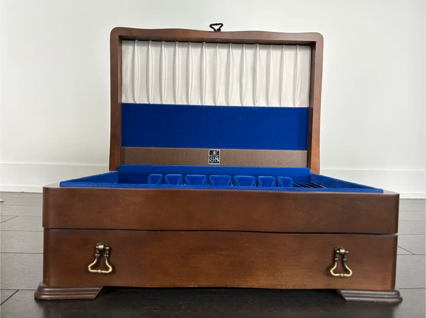 Vintage Birks Silverware Set with Wooden Case image indicator(5)