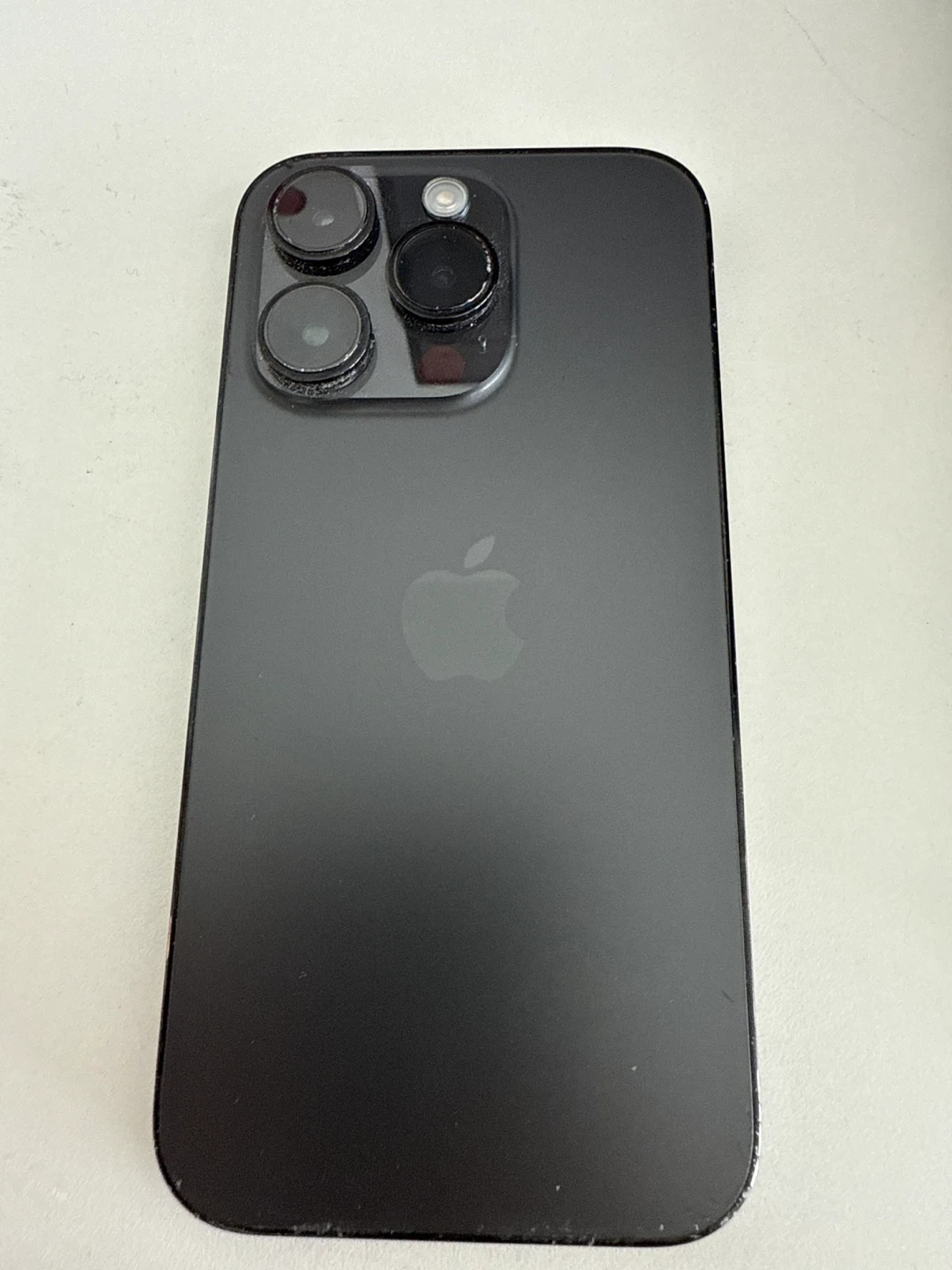 iPhone 14 Pro - Cracked Screen