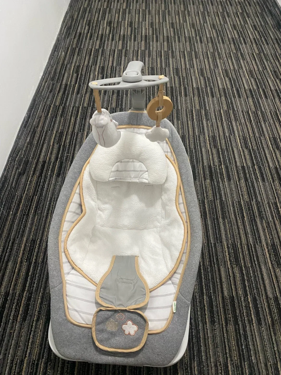 Baby Bouncer - Grey & White image indicator(4)