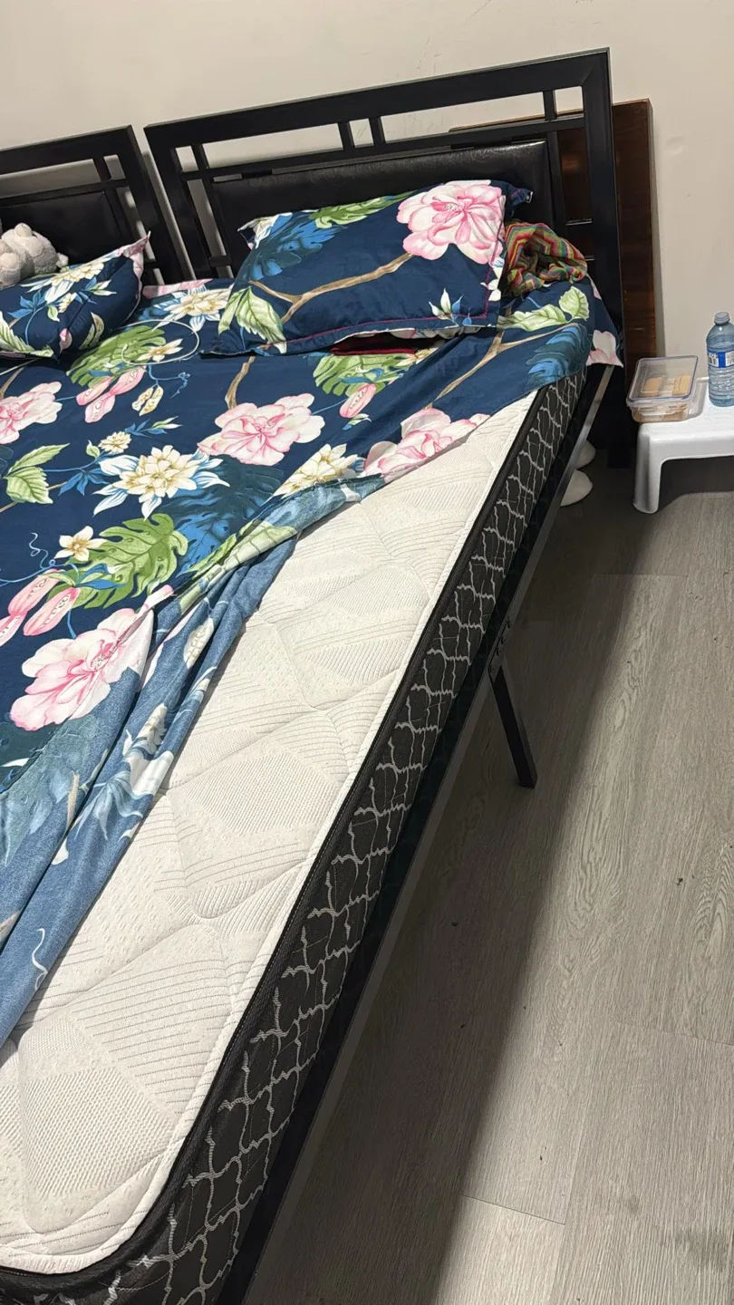 Bed frame with mattress image indicator(2)