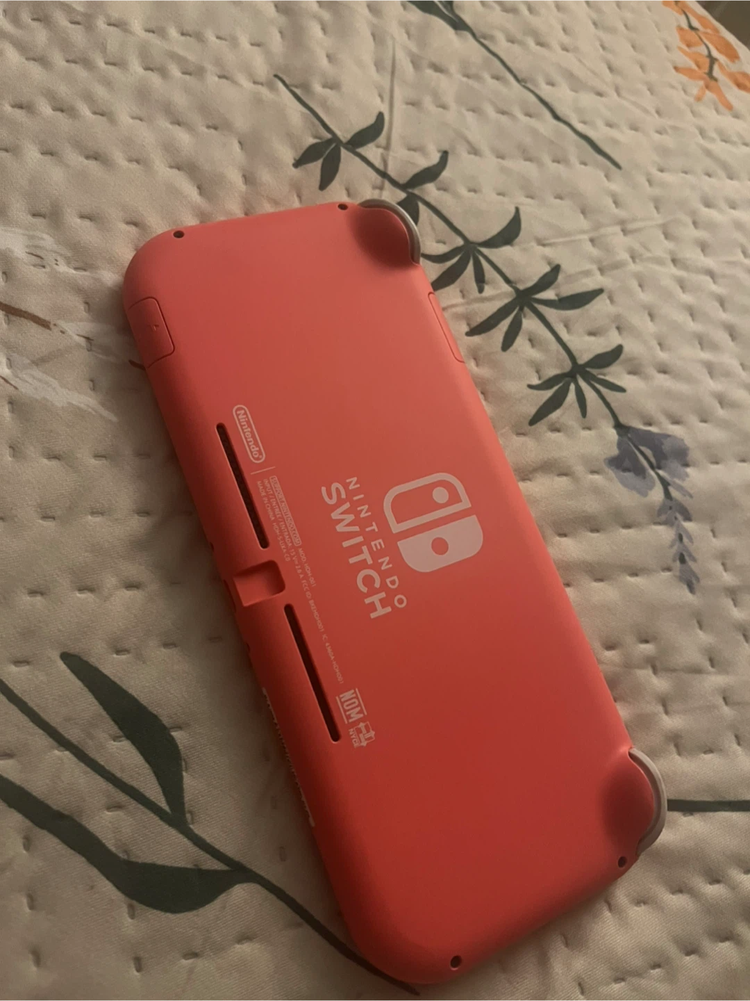Nintendo Switch Lite Coral + Animal Crossing Game - photo 3