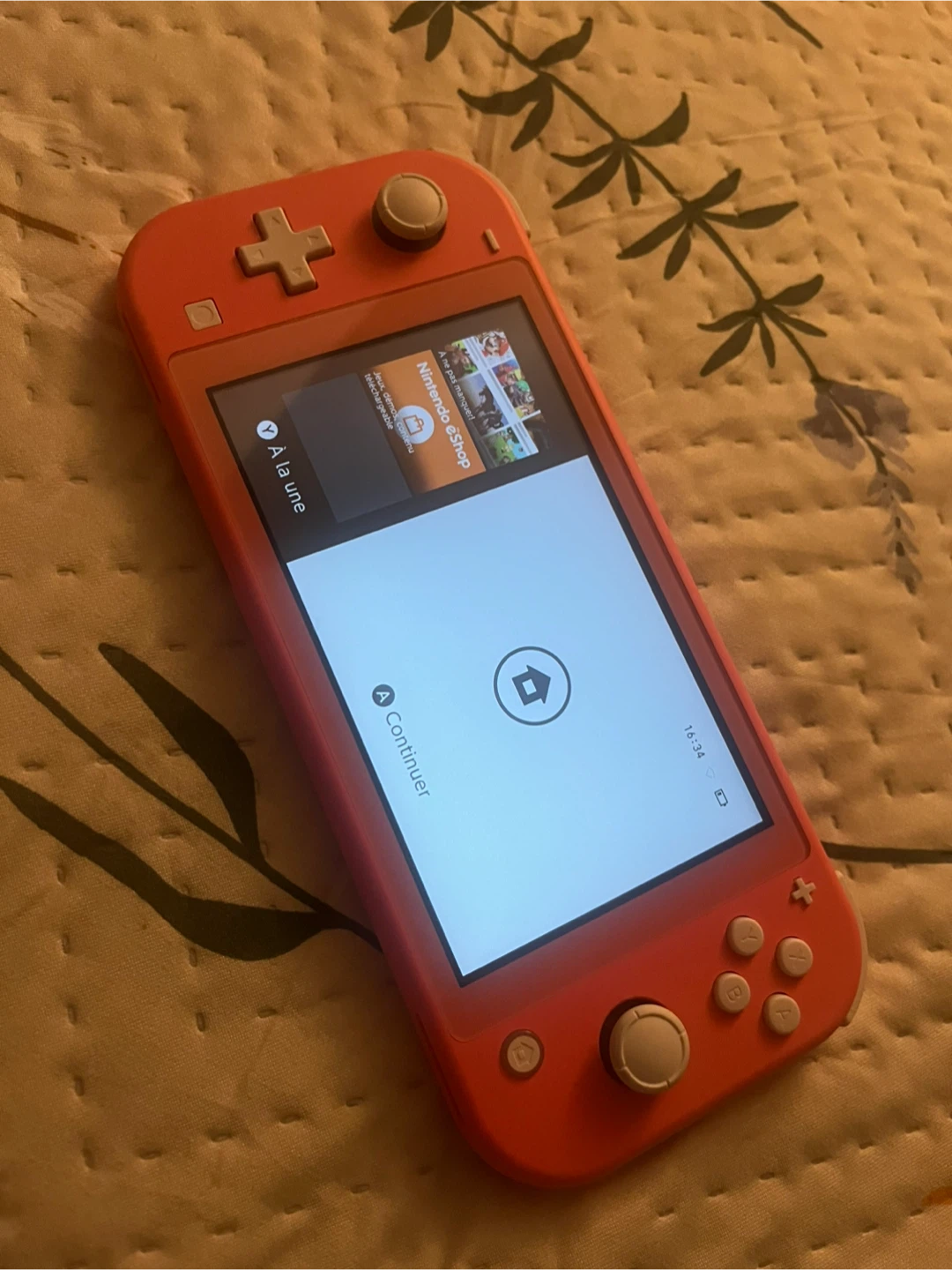 Nintendo Switch Lite Coral + Animal Crossing Game - photo 2