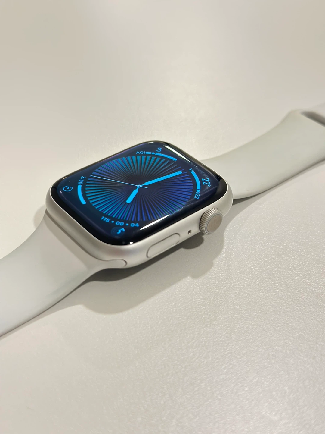 Apple Watch Series 8 - 45mm - photo 2