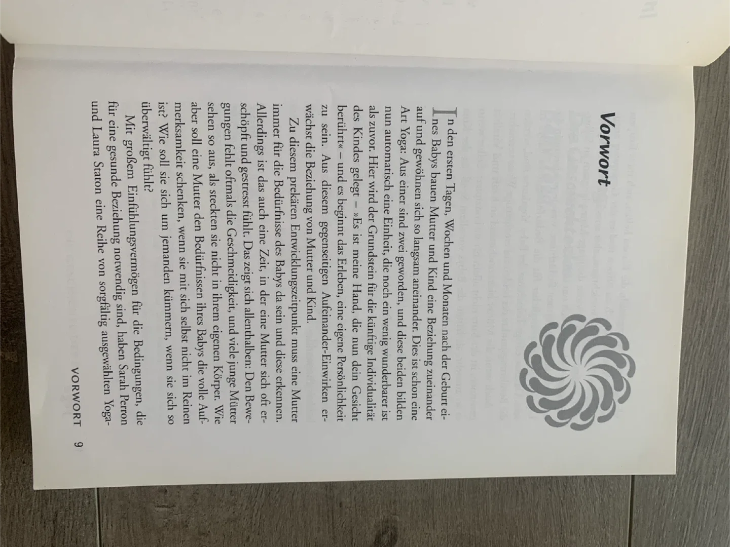 Baby Yoga by Laura Staton & Sarah Perron Deutsch image indicator(7)