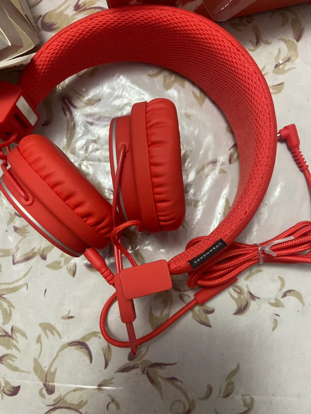 Urbanears Plattan On-Ear Headphones - Red image indicator(4)