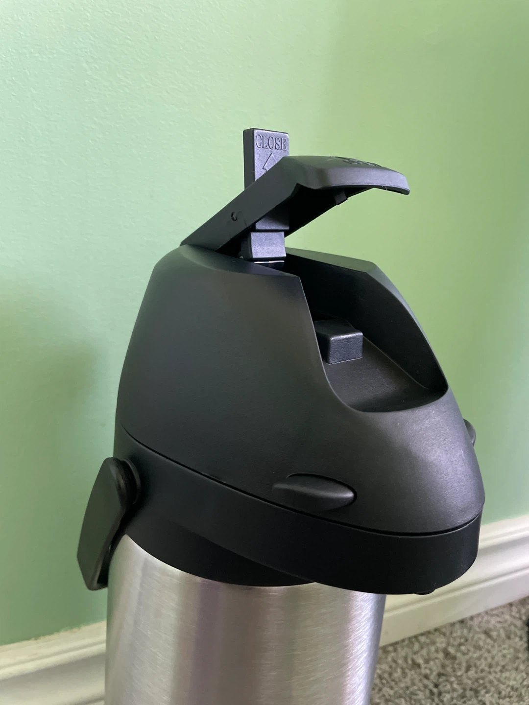 64 oz Stainless Steel insulated beverage dispenser - photo 3