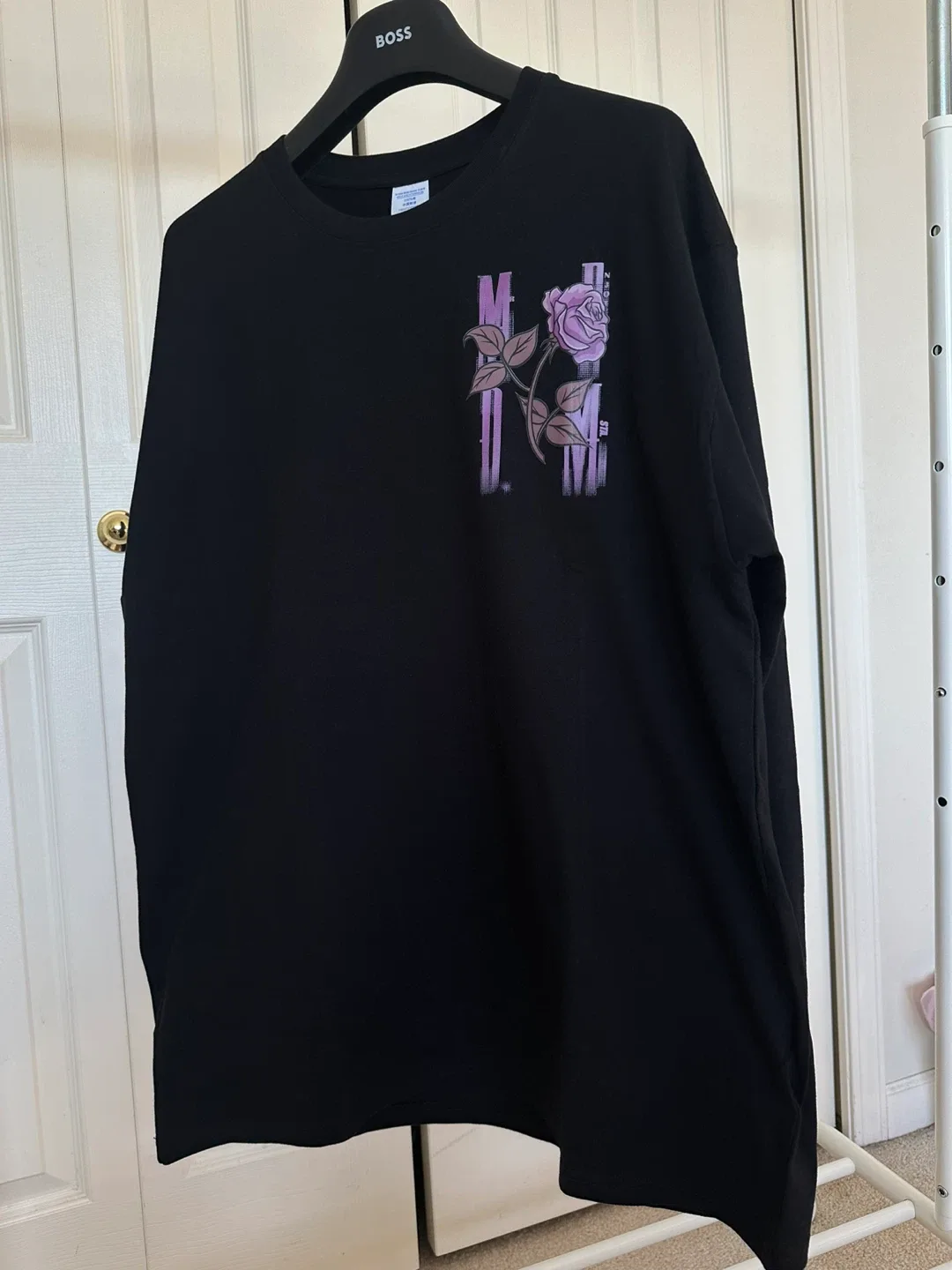 Black long sleeve tee with rib cuffs thumbnail