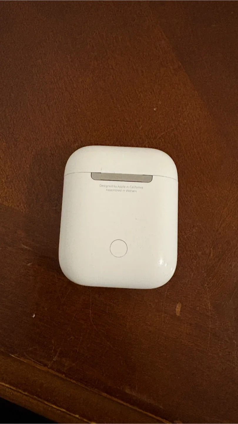 Apple AirPods (2nd generation) image indicator(3)