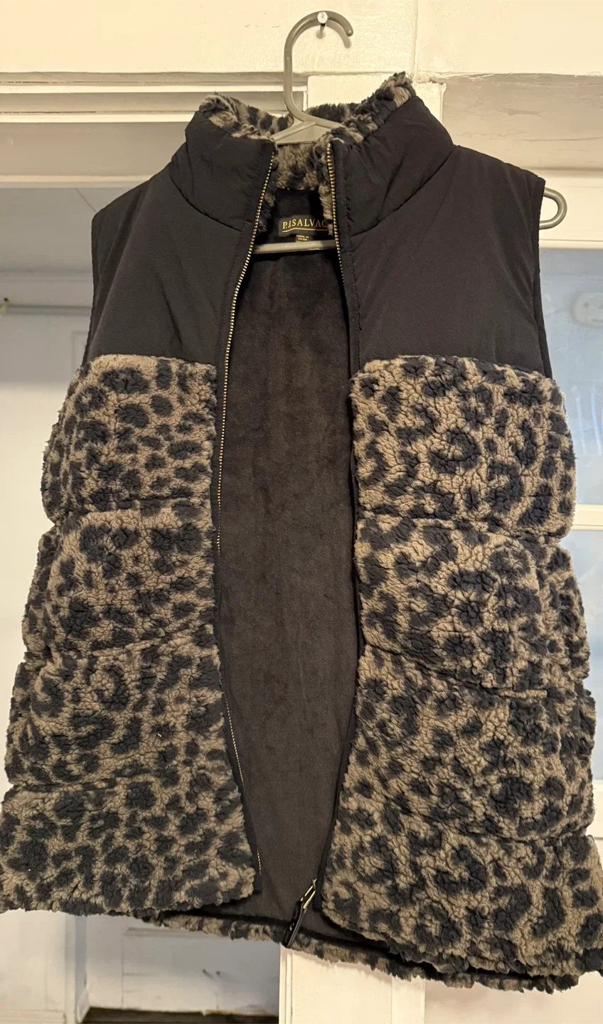 PJ Salvage El Capitan Sherpa Vest - Size XS thumbnail