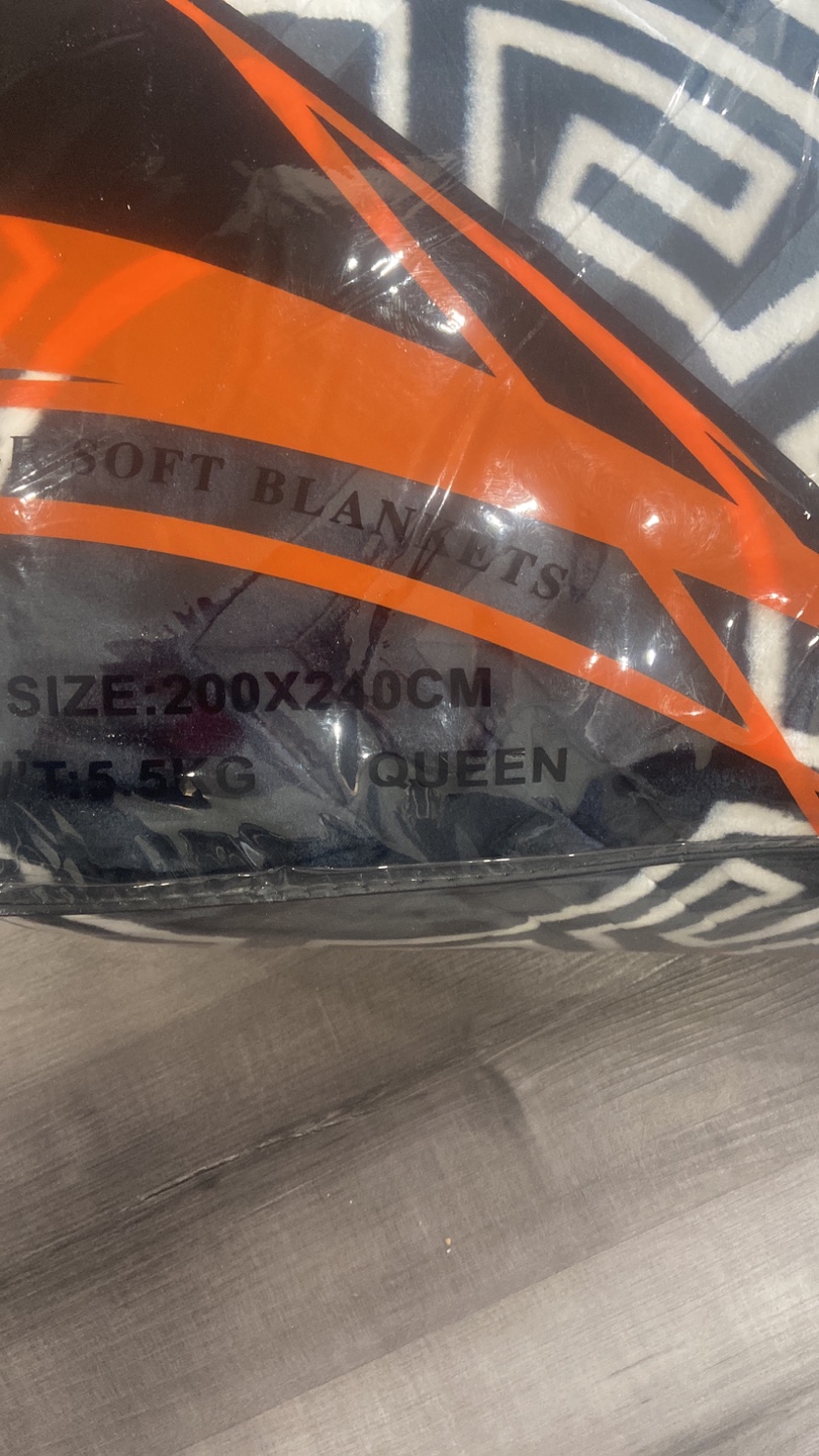 Sopari Collection Queen Size Blanket (New) - photo 2