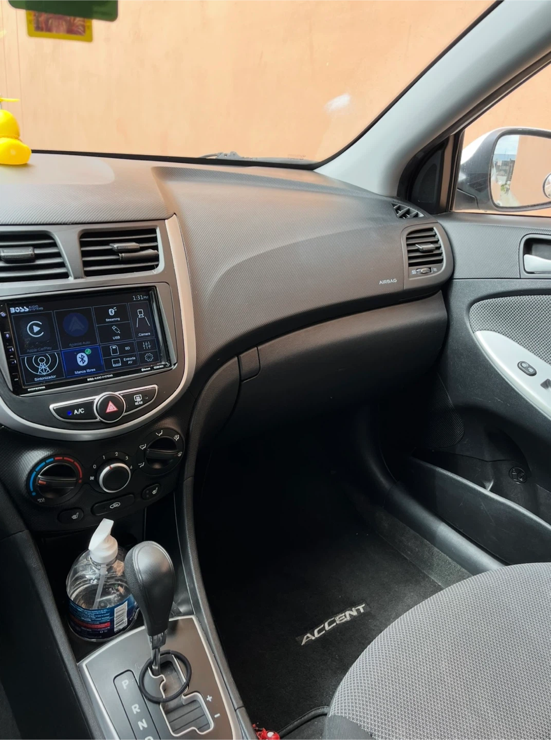 2013 Hyundai Accent Hatchback - photo 4