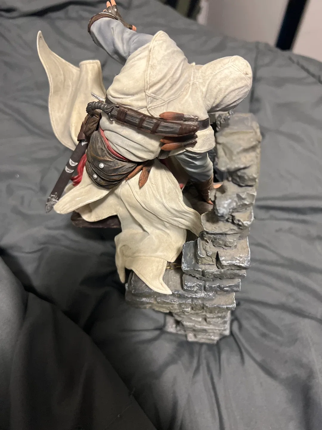 Assassin's Creed Bell Statue Figurine image indicator(2)