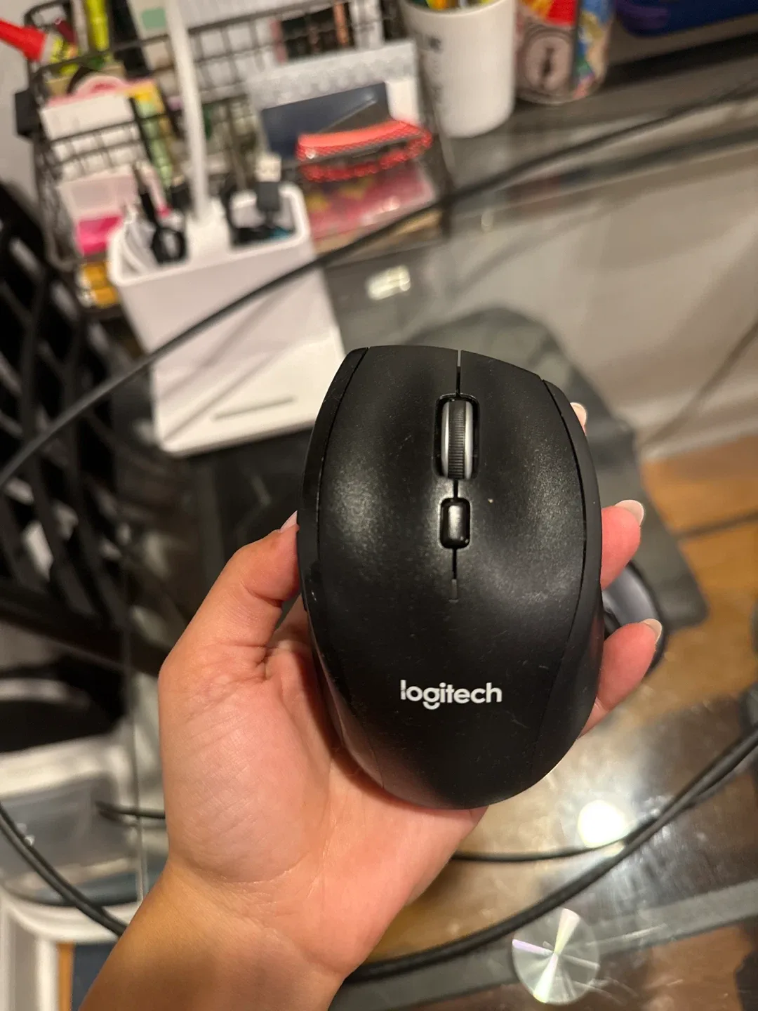 Logitech M570 Wireless Trackball Mouse thumbnail