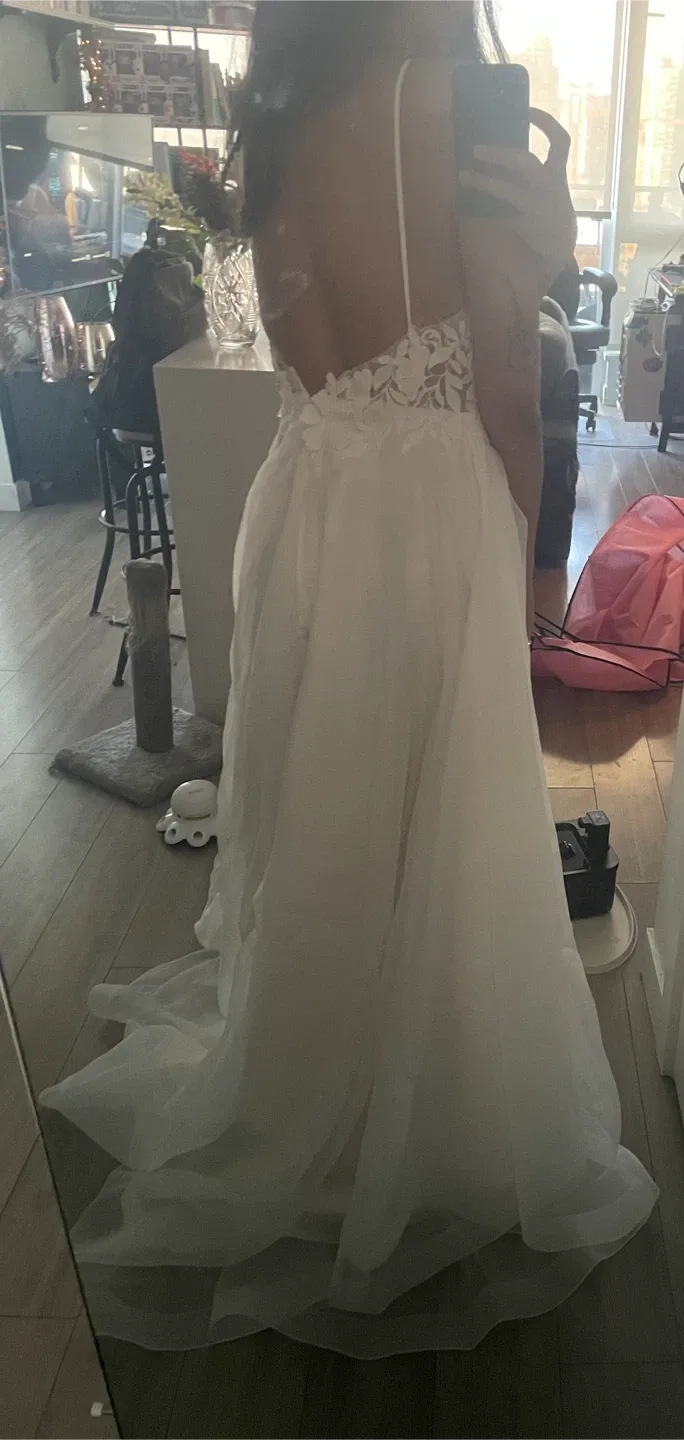 Wedding Dress - White with Lace Detail size 8 image indicator(2)