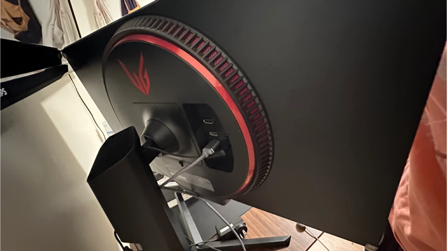 LG Rotating Monitor with NVIDIA G-SYNC - photo 5