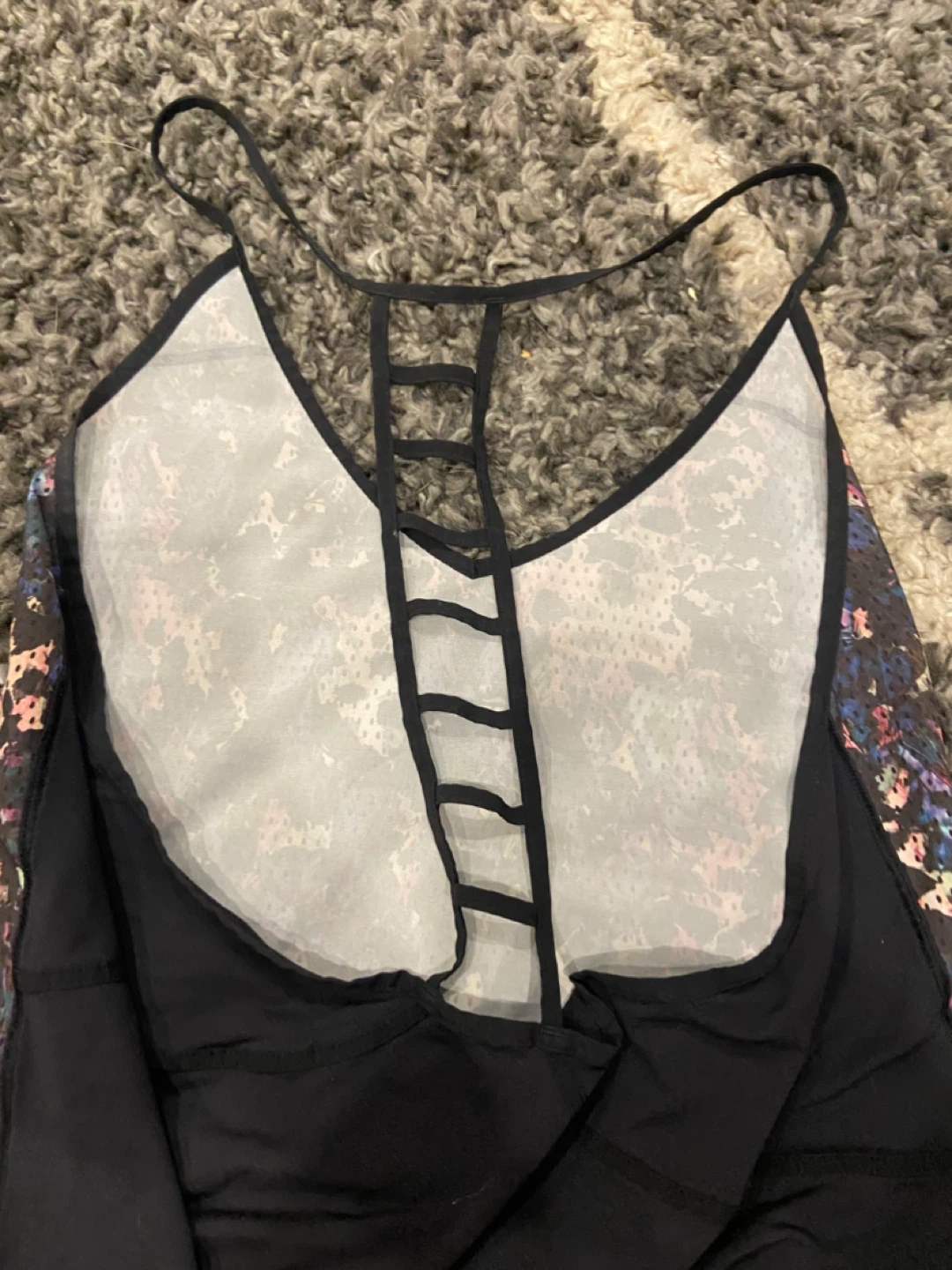 Size 4 Lulu top - photo 3