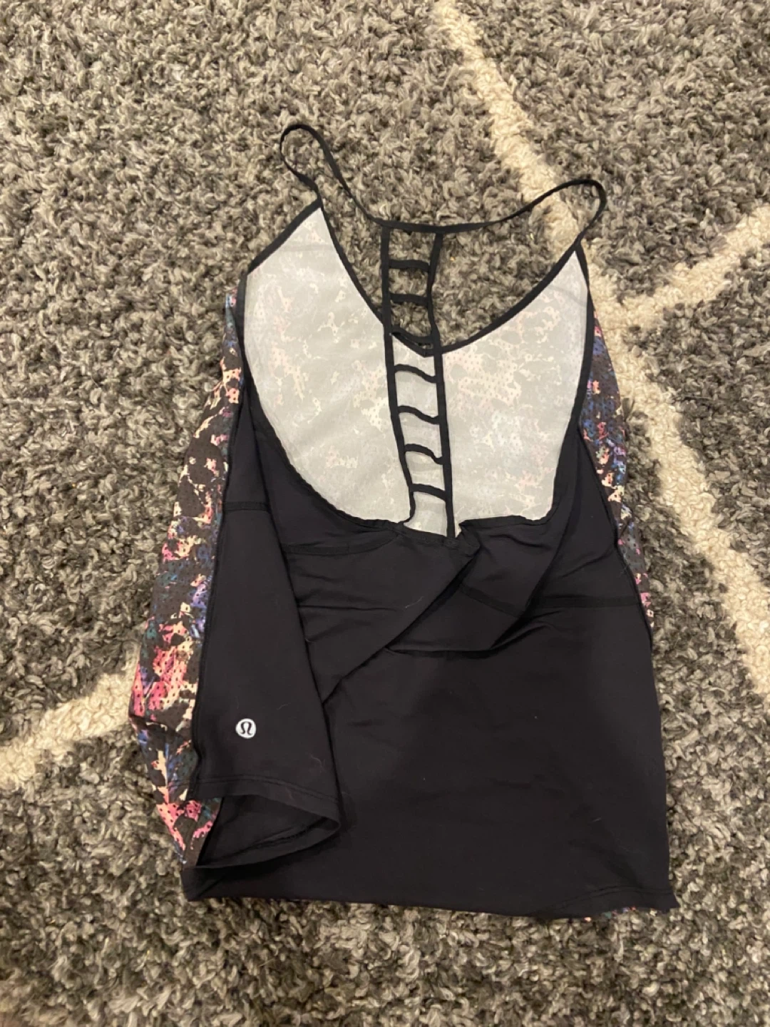 Size 4 Lulu top - photo 2