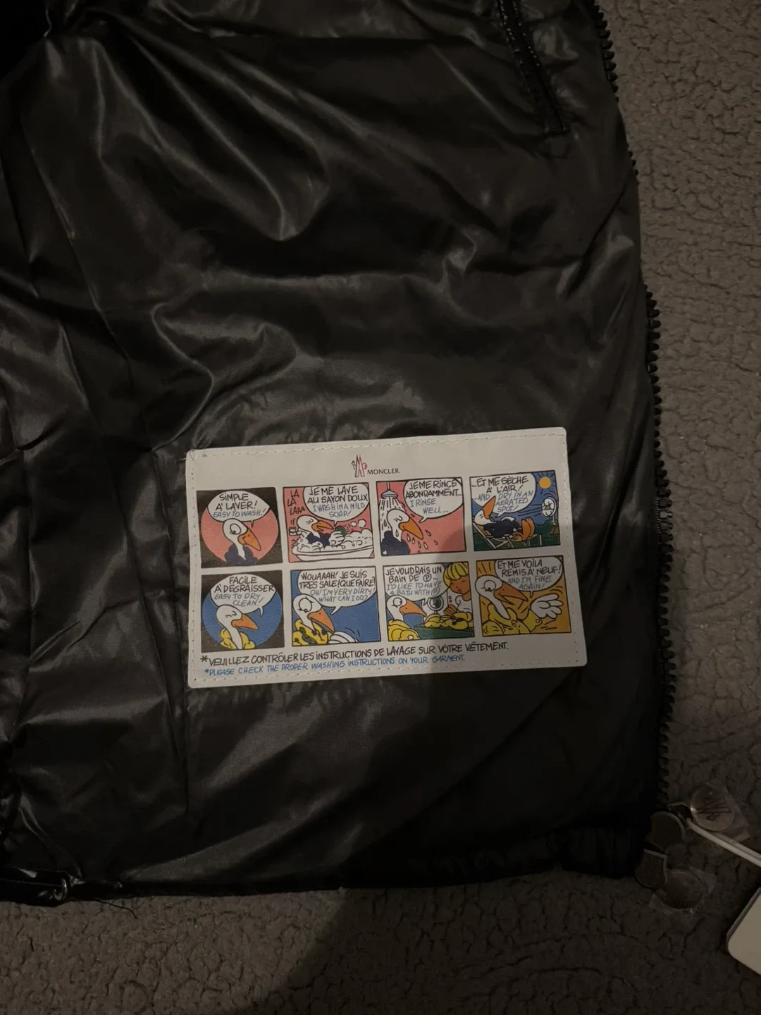 Moncler Black puffer Vest image indicator(3)