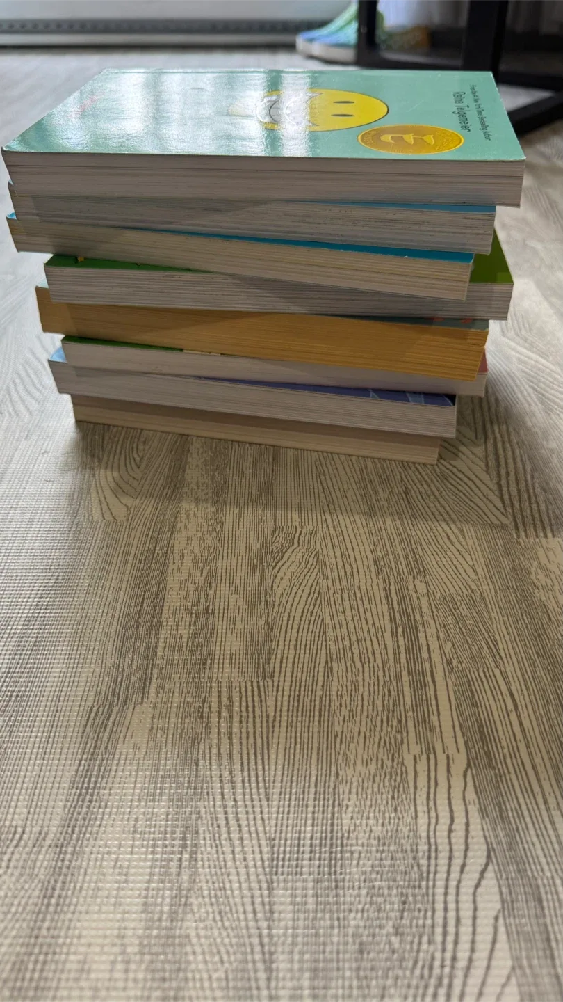 Children's Book Bundle: Raina Telgemeier, Colleen Hoover image indicator(4)